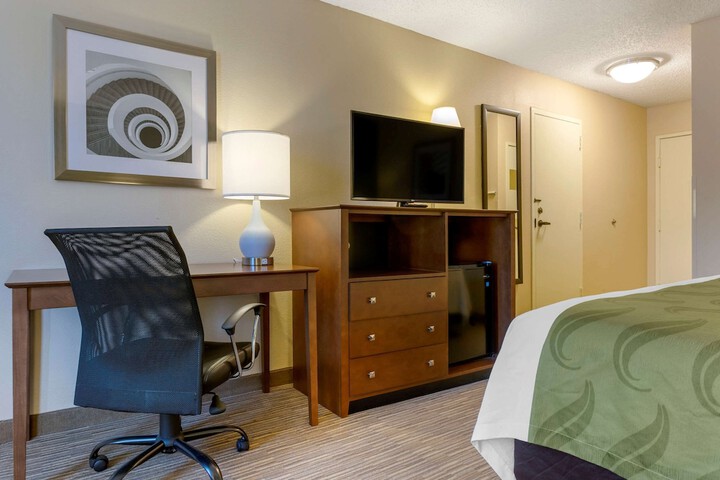 Room 30 of 42