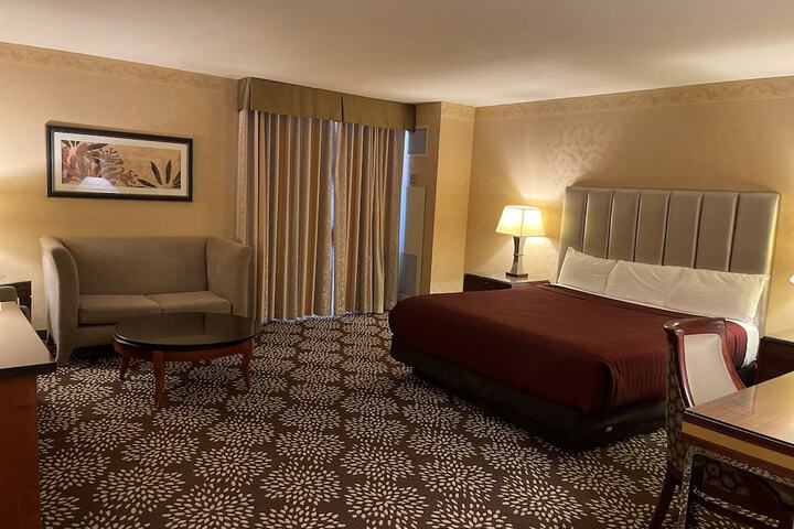 Room 11 of 38
