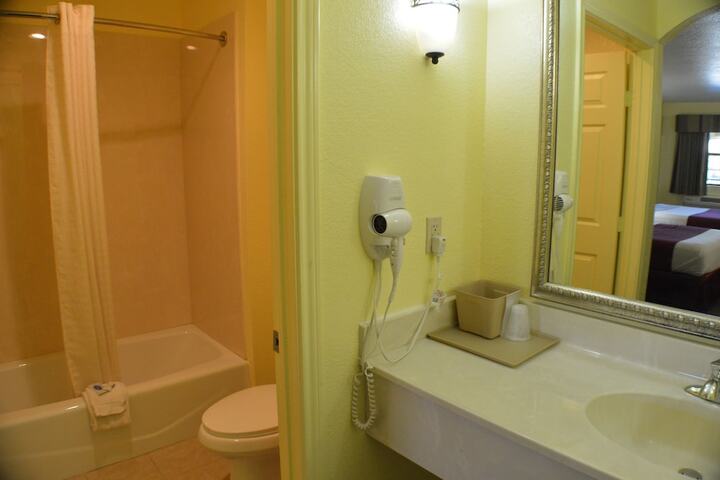 Room 8 of 39