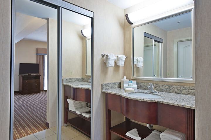 Room 32 of 42