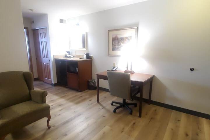 Room 27 of 47