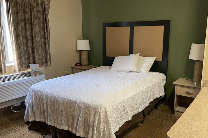 Room 16 of 18