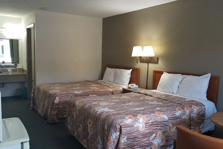Room 7 of 27