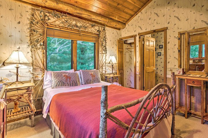 River Access + Mtn Views: Cullowhee Lodge!