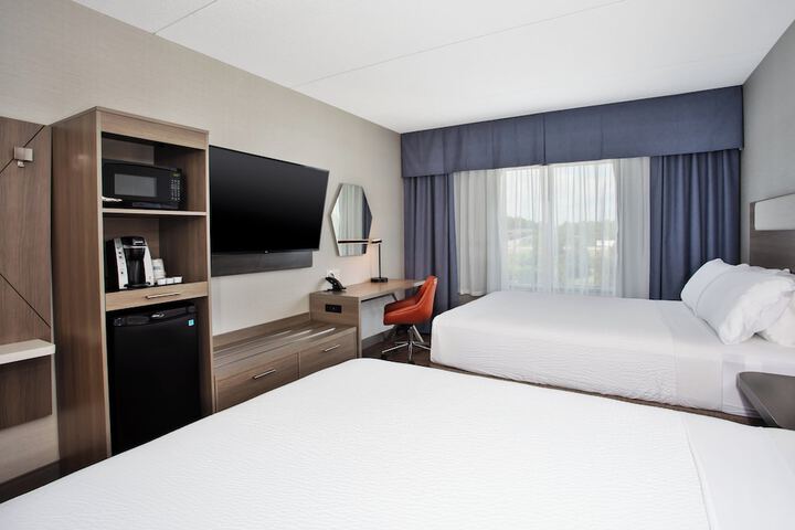 Holiday Inn Express & Suites Kingston Central by IHG