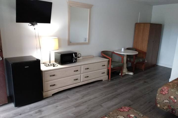 Room 5 of 34