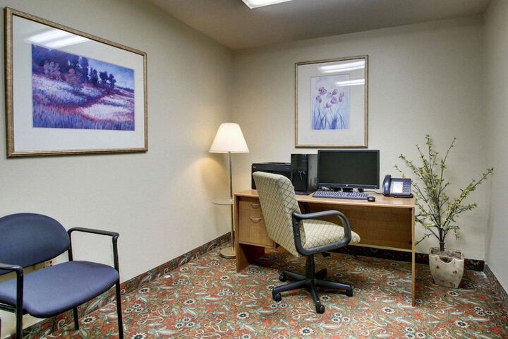 Business Center 31 of 32