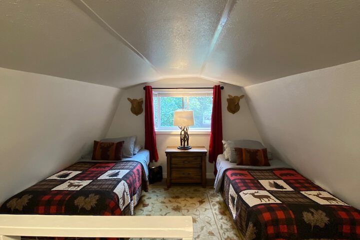 Nauti Otter Inn and Yurt Village
