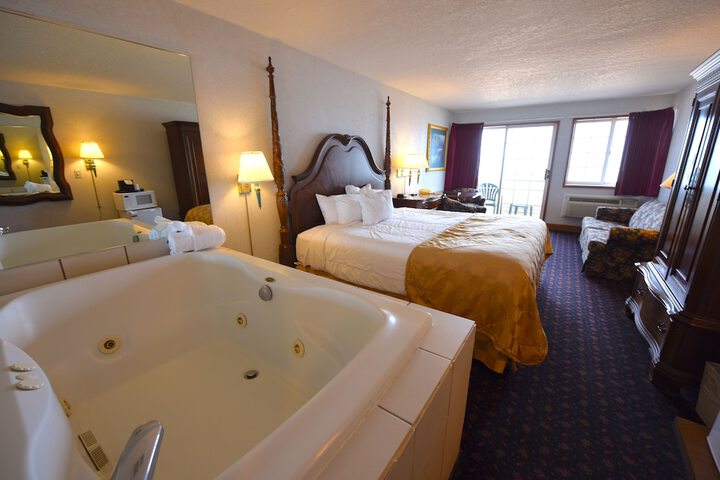 Room 28 of 48