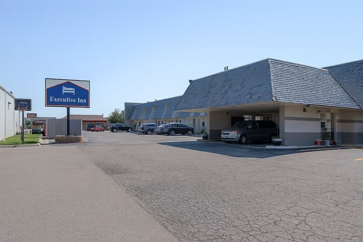 Executive Inn Owatonna Hwy 35
