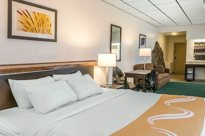 Room 10 of 36