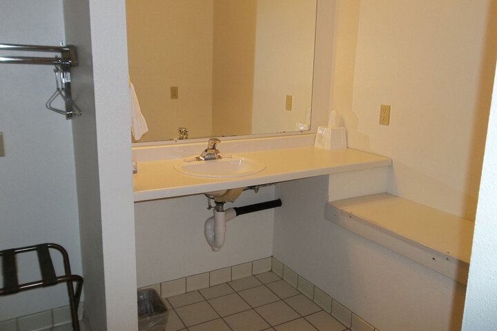 Room 9 of 46