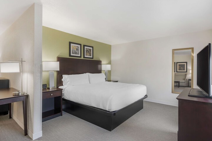 Room 14 of 42