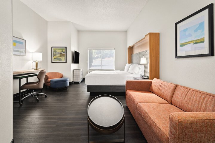 Room 34 of 42