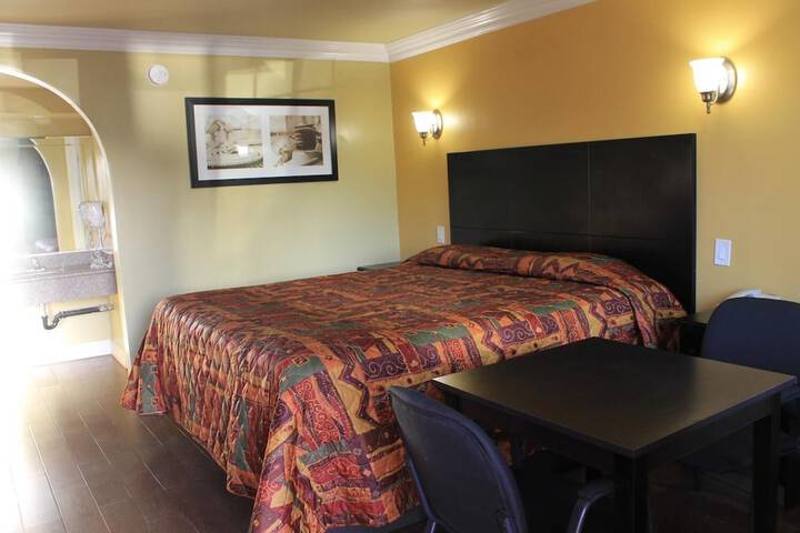 Room 15 of 38