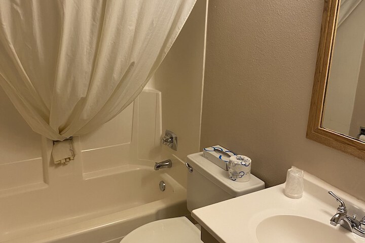 Room 13 of 17