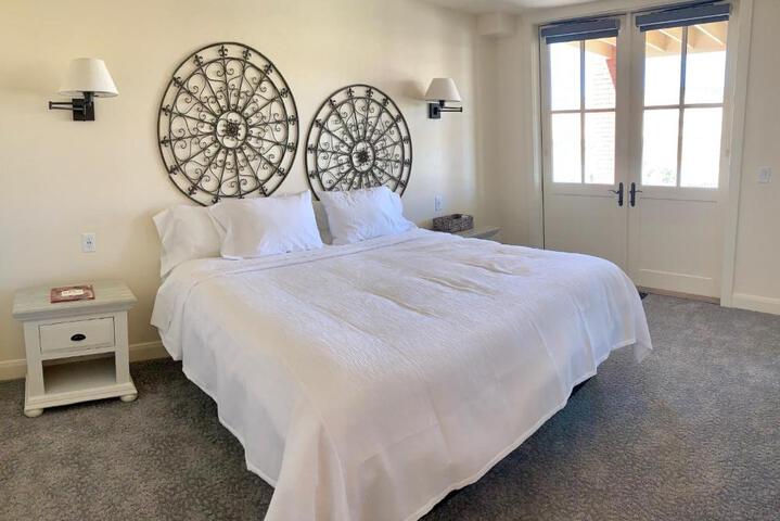 Annies Place Bed & Breakfast