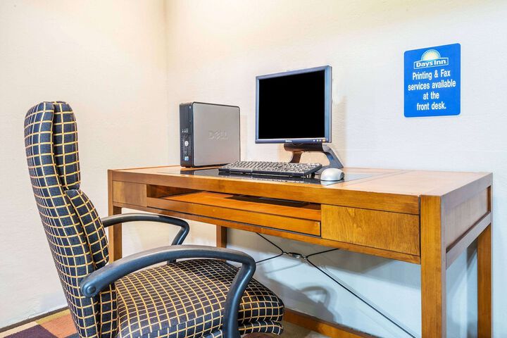 Business Center 14 of 14