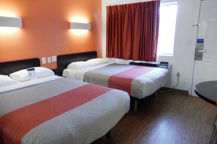 Room 11 of 24
