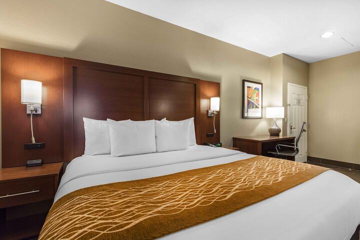 Room 46 of 80