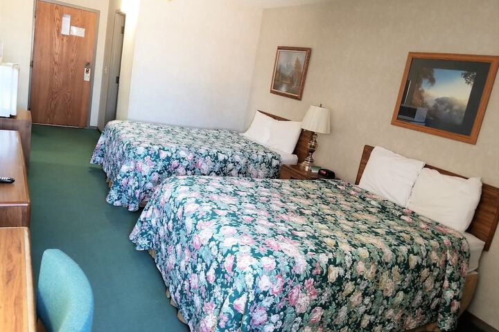 Room 27 of 32