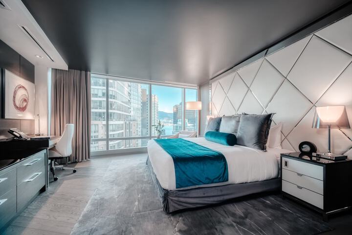Room 32 of 143