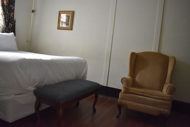 Room 80 of 104