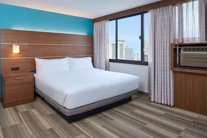 Room 30 of 65