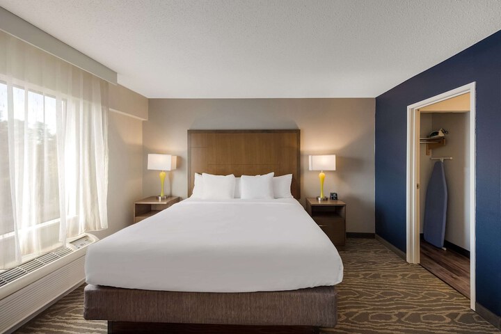 Comfort Inn & Suites Tipp City Dayton North I-75