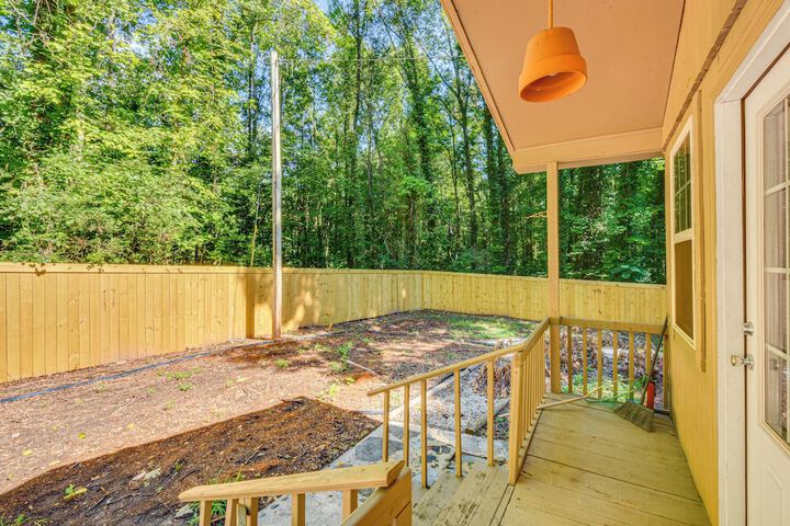 Pet-friendly Lavonia Cabin Walk to Lake Hartwell!