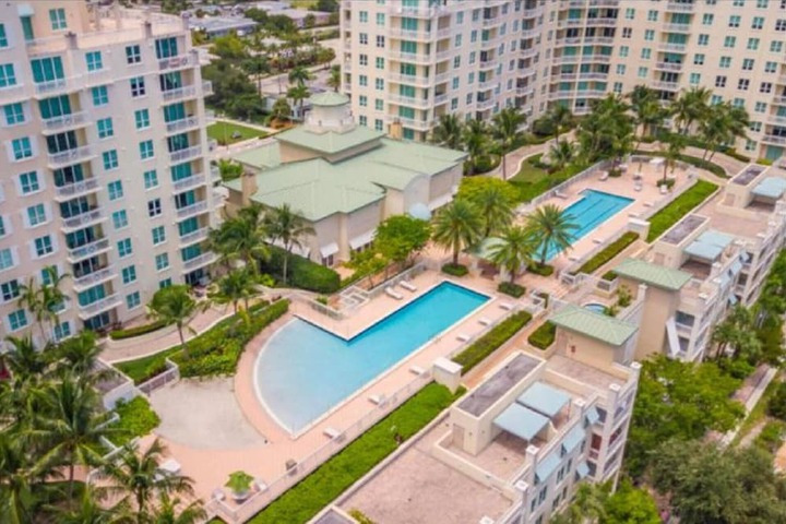 Casa Costa 308s Studio Pools, Jacuzzi, Beach, Shops & Dog Friendly