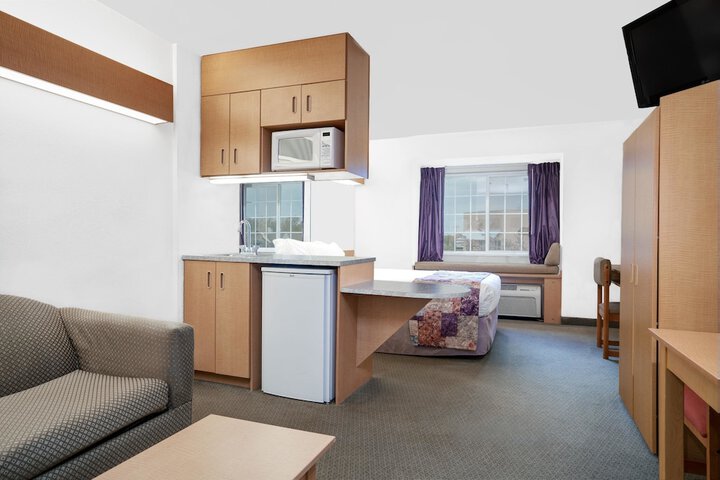 Room 10 of 21
