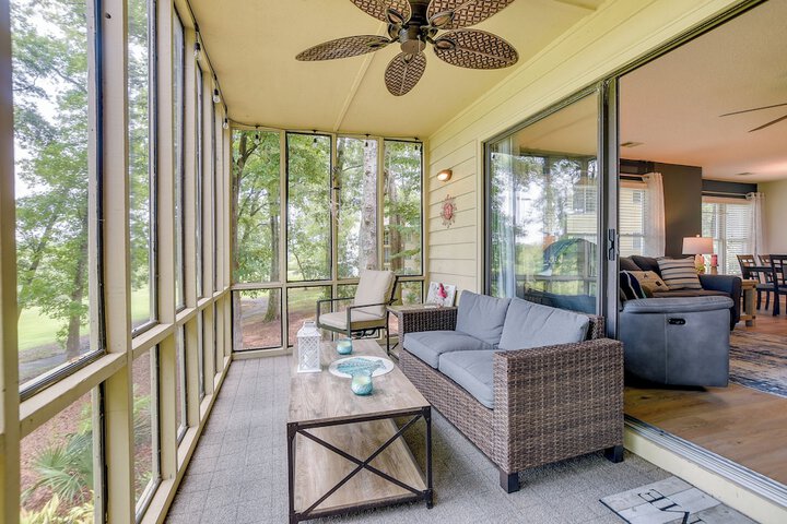 Sunset Beach Condo: Ideal Golfing Getaway!