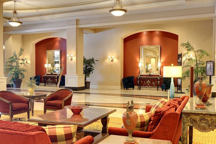 The Grand Hotel - Salem