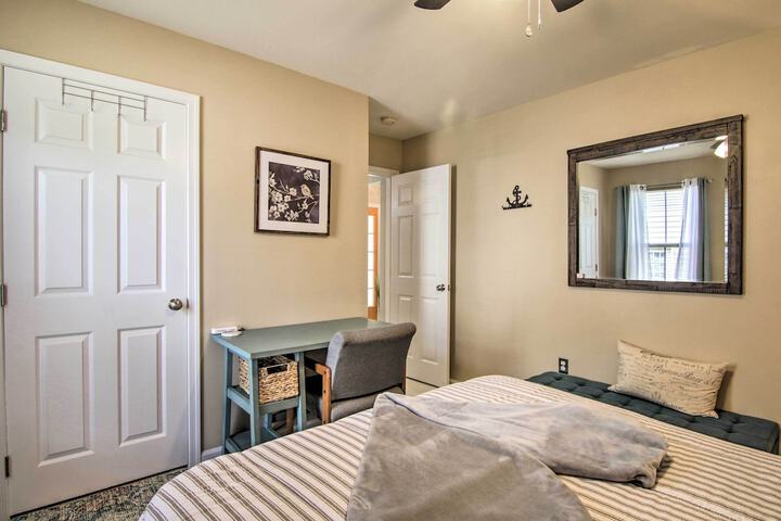 5 Mi to Bethany Beach: Chic Home w / Grill!