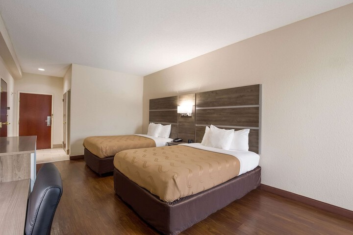 Room 14 of 32