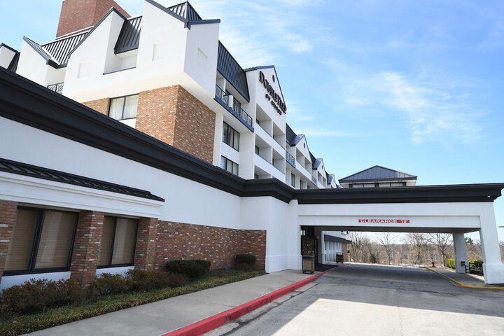 Hotel 4 of 72