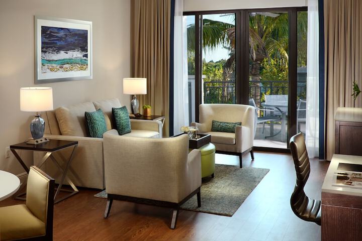 Naples Bay Resort & Marina