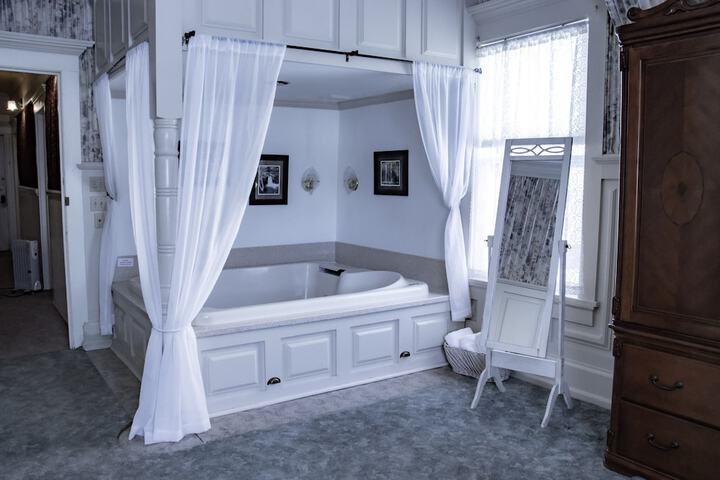 Room 14 of 38