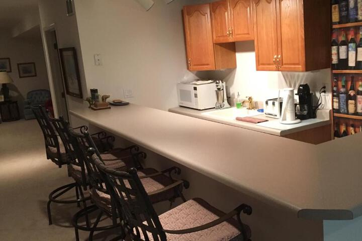 Beautiful Parkside Suite