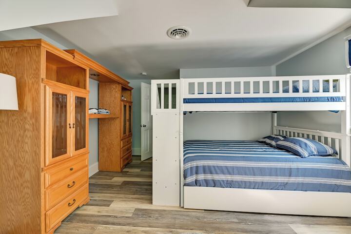 Finger Lakes Vacation Rental w / Hot Tub & Pool