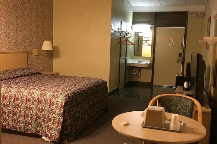 Room 39 of 46