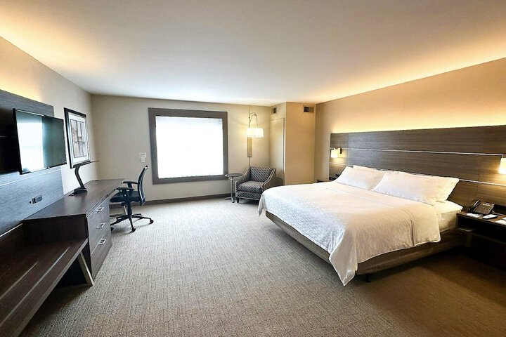 Holiday Inn Express & Suites Plymouth - Ann Arbor Area by IHG
