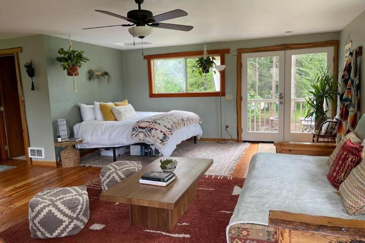 Riverfront Getaway on the Wild and Scenic