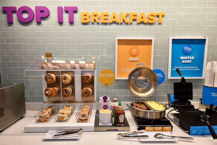 Breakfast/Coffee Service 32 of 40