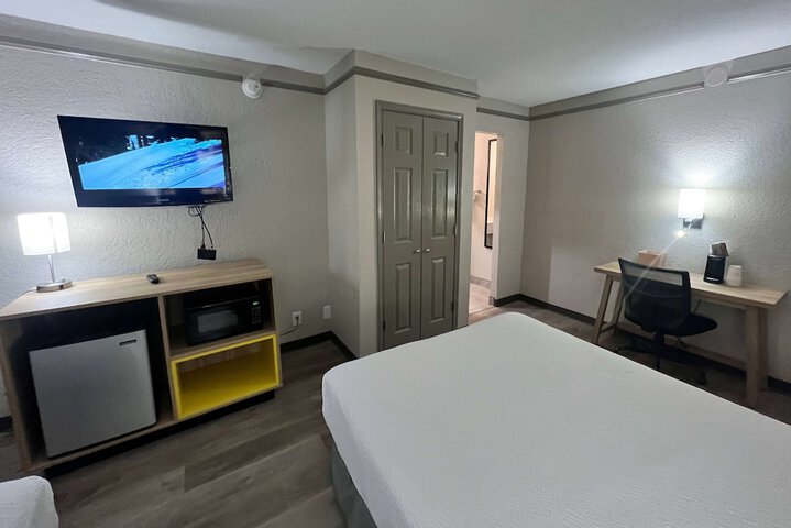 Room 20 of 62