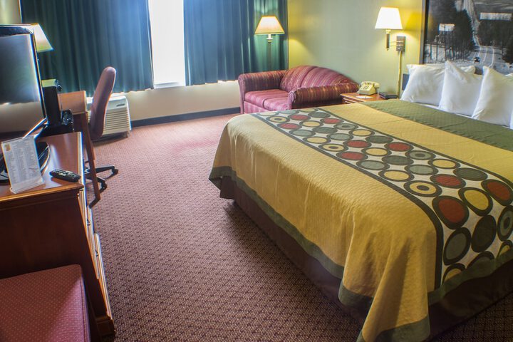 Room 33 of 51