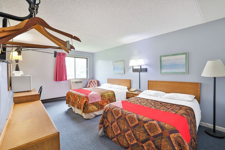 OYO Hotel Pipestone MN Canterbury Park
