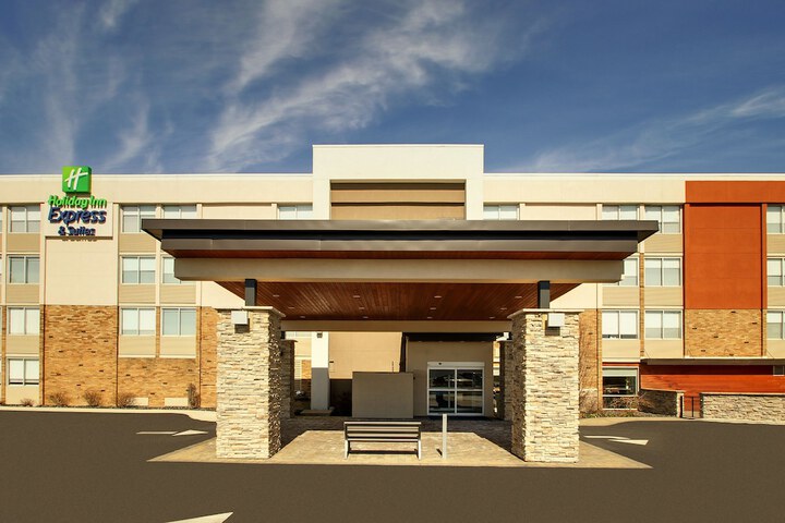 Hotel 2 of 84