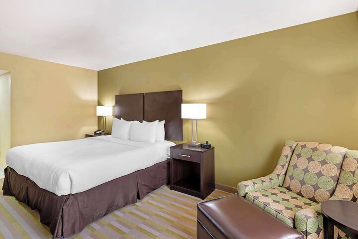 Room 10 of 34